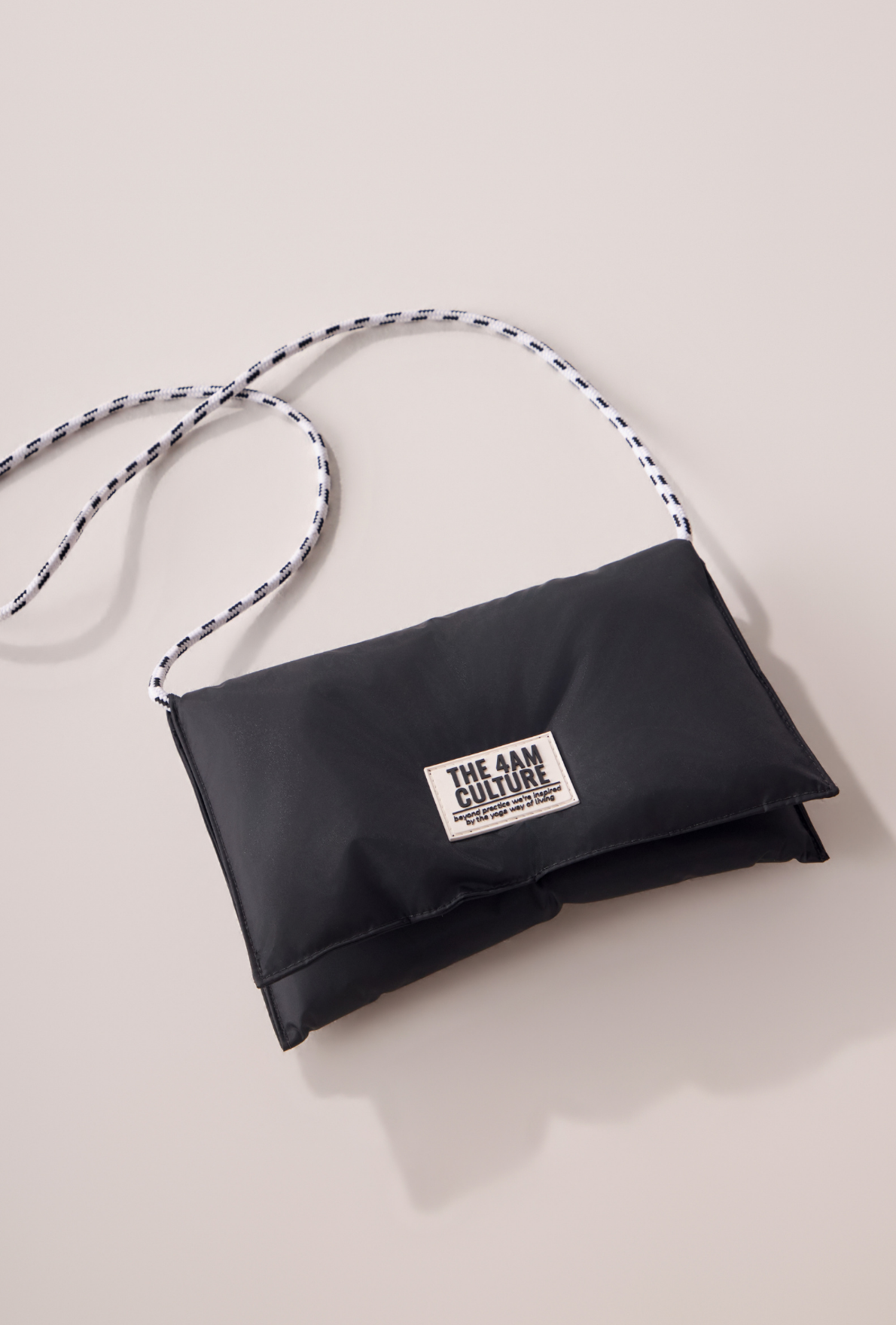 Clutch Yoga (Presente)